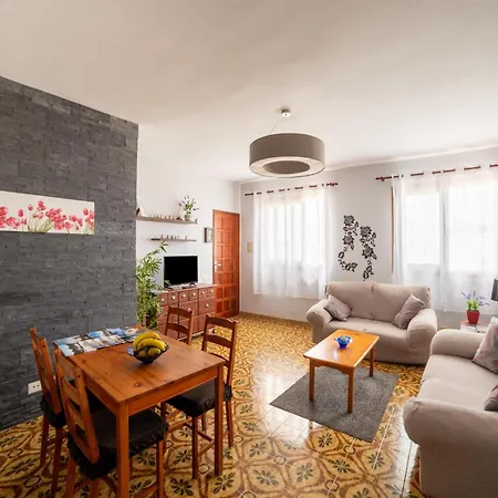 Silos Near Playa La Caleta בית נופש לוס סילוס