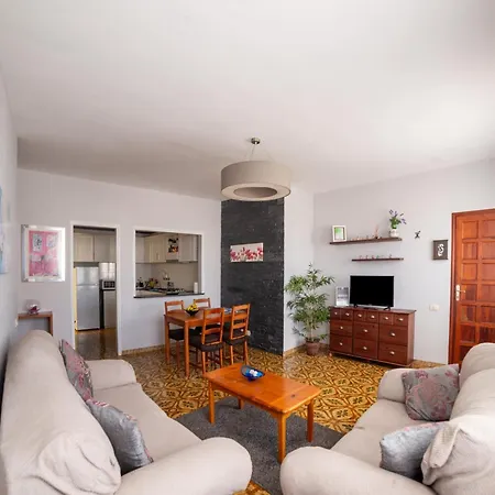 Silos Near Playa La Caleta בית נופש *