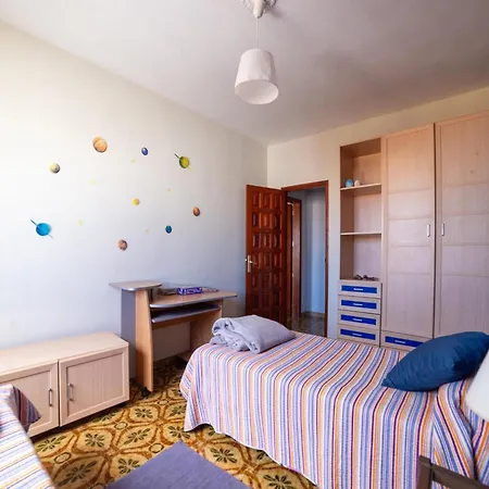 בית נופש Silos Near Playa La Caleta לוס סילוס