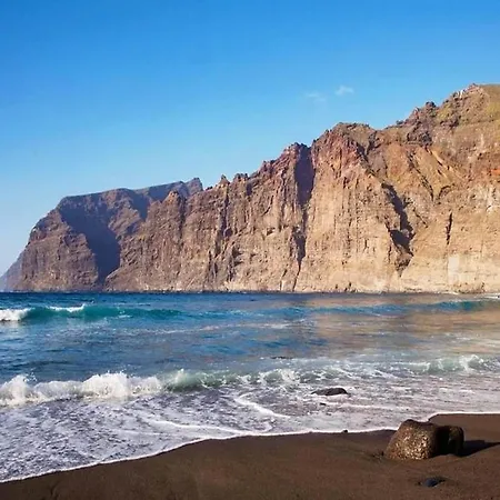 Silos Near Playa La Caleta * לוס סילוס
