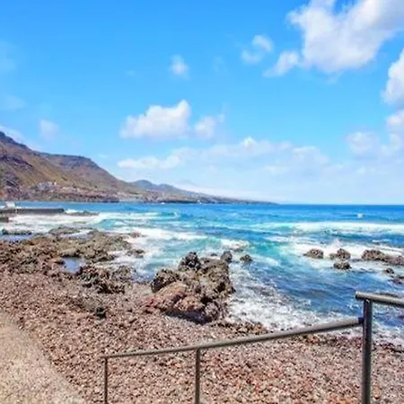 Silos Near Playa La Caleta * לוס סילוס