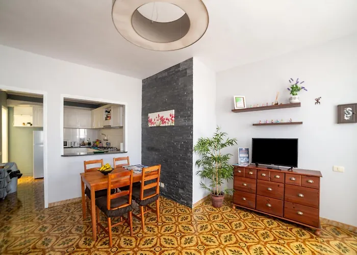 Silos Near Playa La Caleta * ロス・シロス