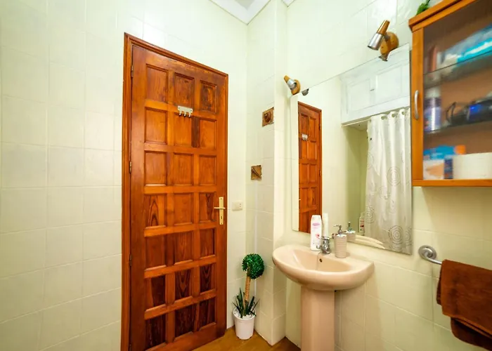 Silos Near Playa La Caleta ロス・シロス