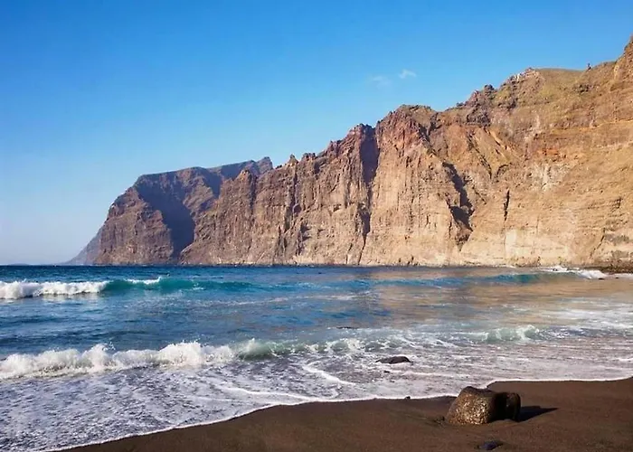 Silos Near Playa La Caleta * ロス・シロス