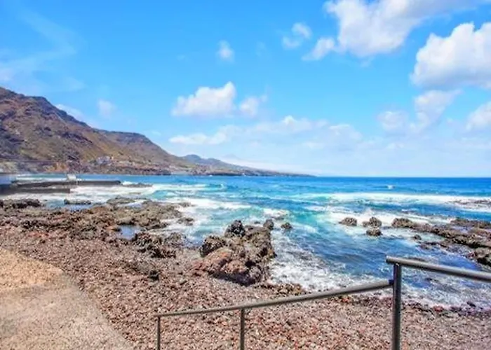 Silos Near Playa La Caleta * ロス・シロス