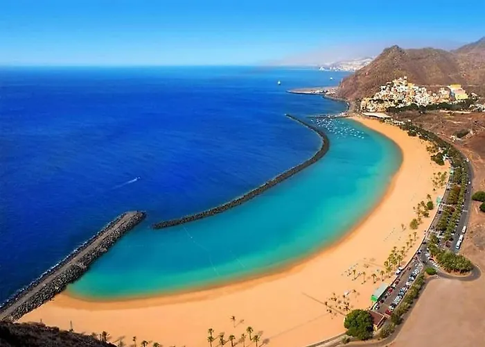 Silos Near Playa La Caleta 別荘 *